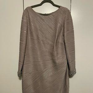 Eliza J gold business formal dress size 18